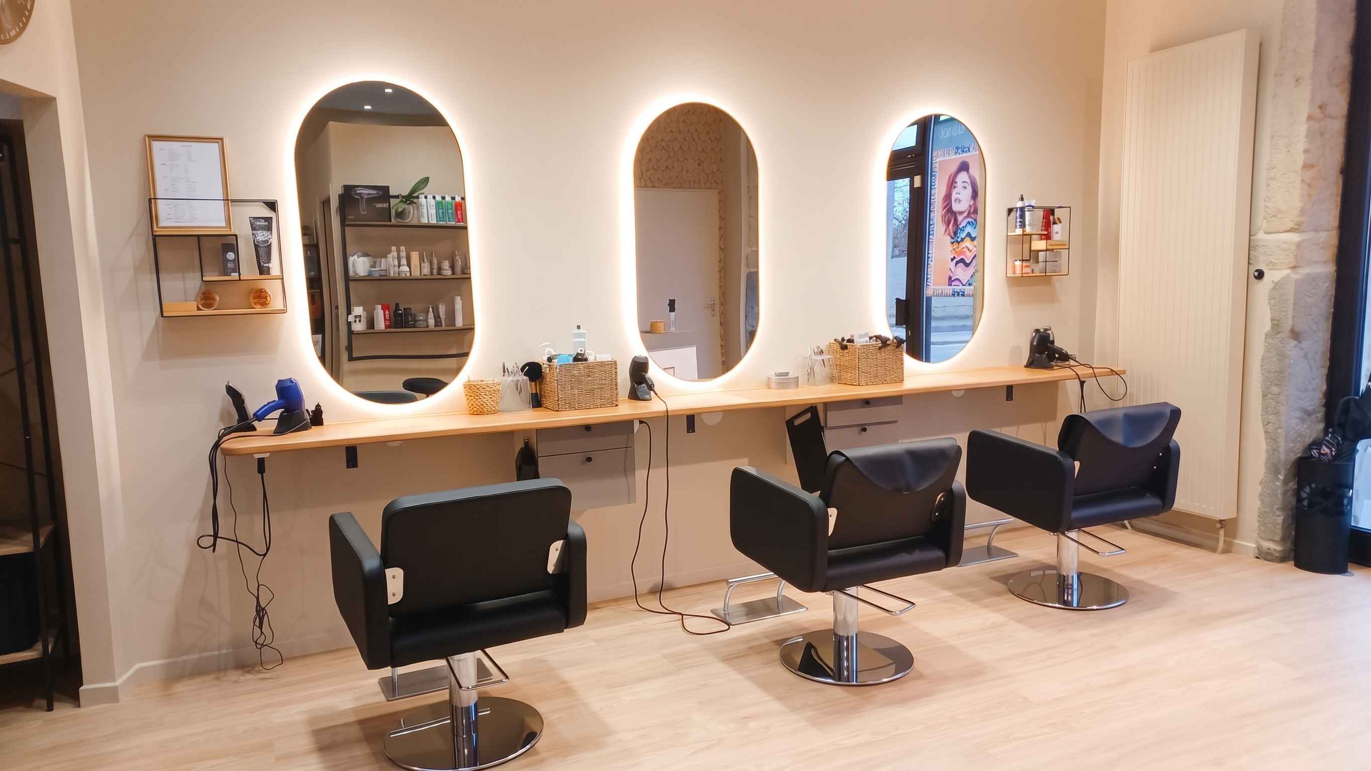 Salon de coiffure réalisé par Etoffes & Pigments